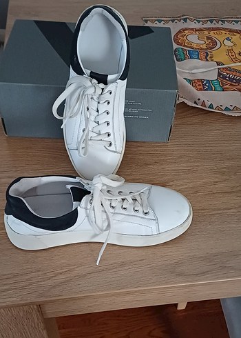 İçi dışi Gerçek Deri Beyaz Bağcıklı Kadın Sneakers - Görsel 3