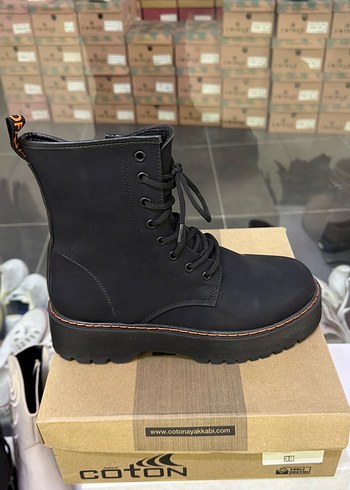 Siyah Platform Topuklu Kadın Lastik Bot - Görsel 2