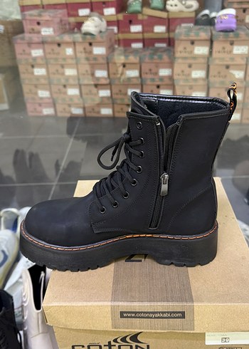 Siyah Platform Topuklu Kadın Lastik Bot - Görsel 3