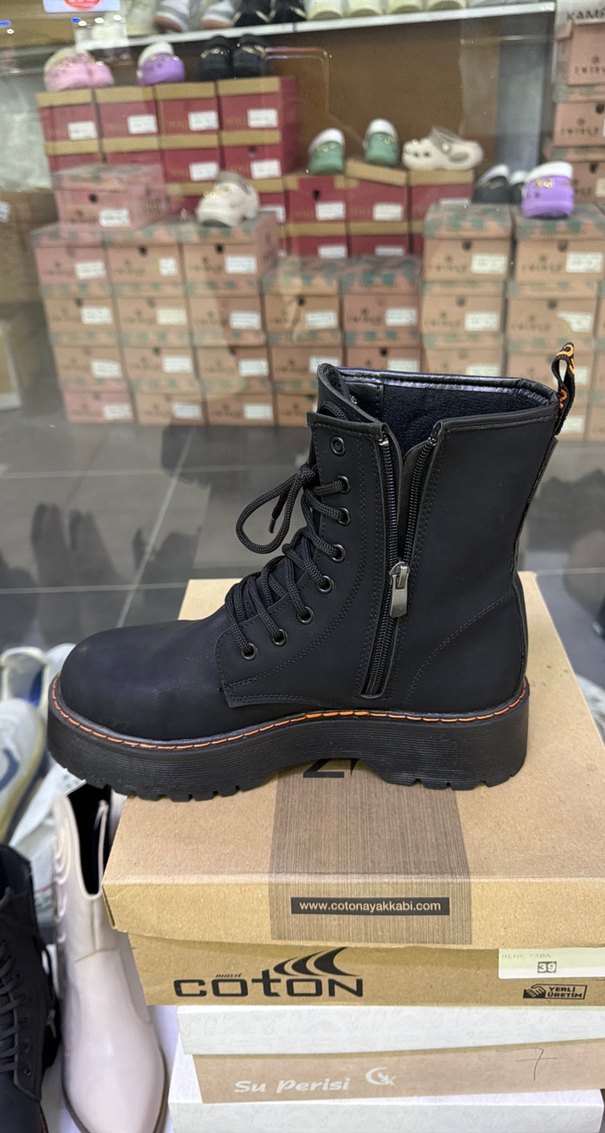 Siyah Platform Topuklu Kadın Lastik Bot - Görsel 3