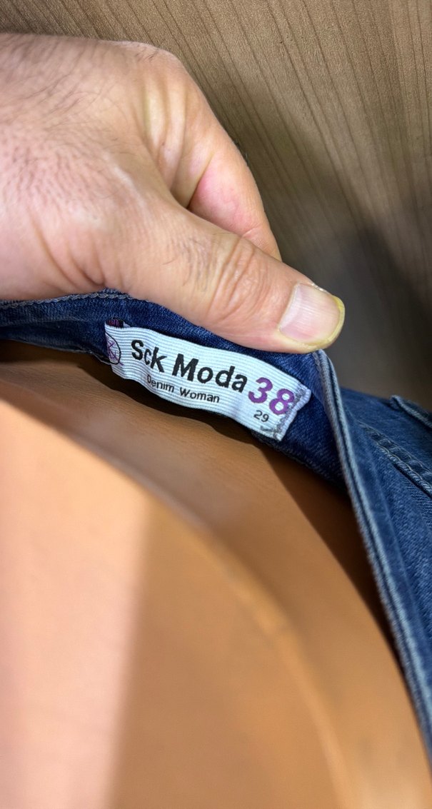 Kadın Mavi Düğmeli Dar Paça Kot Pantolon - Görsel 2