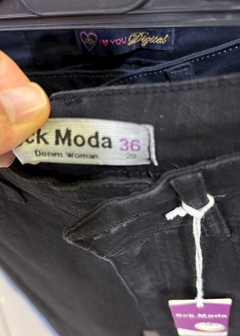 Siyah Düğmeli Kadın Denim Pantolon - Görsel 2