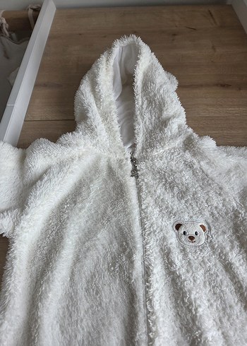 Beyaz Peluş Bebek Tulumu Kapüşonlu - Görsel 4