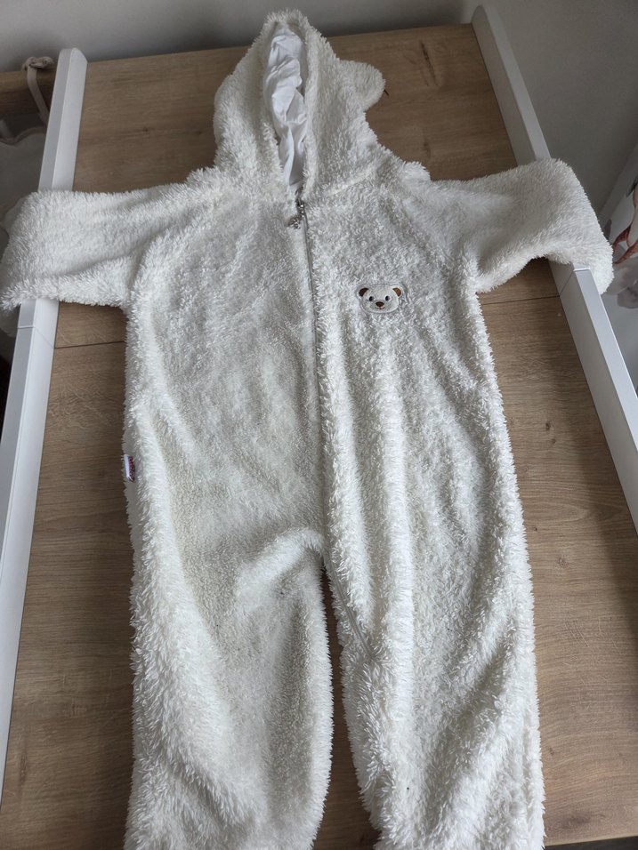 Beyaz Peluş Bebek Tulumu Kapüşonlu - Görsel 3