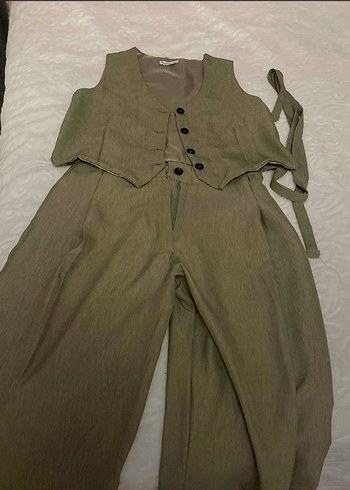 Kemerli Kolsuz Haki Yelekli Kadın Takım - Görsel 4