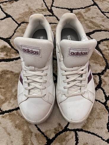 39,5 Beden ADiDAS ADVANTAGE KADIN AYAKKABI
