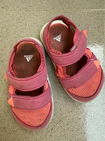 ADİDAS KIZ BEBEK SANDALET