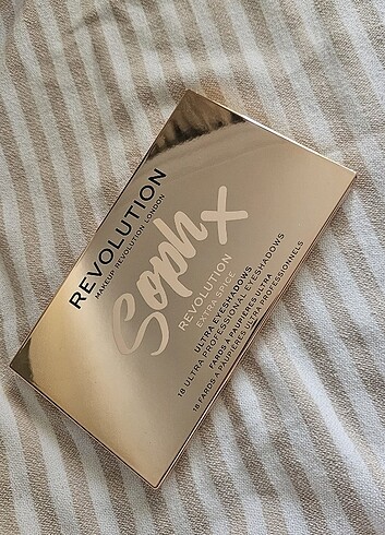 Revolution Revolution sophx extra spice far paleti
