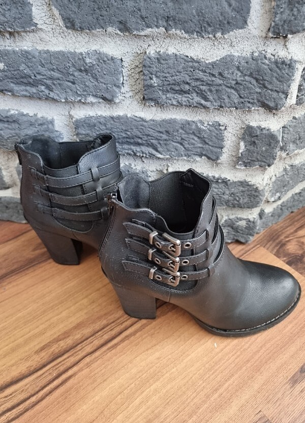 Topuklu Bot - Görsel 3