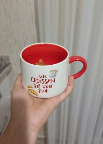 Kırmızı Kulplu Desenli Seramik Kupa