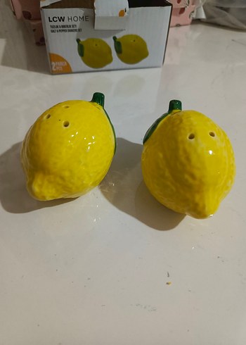 LCW HOME Limon Desenli Tuzluk ve Biberlik Seti