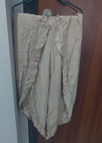 Nakışlı, dökümlü bej otantik pantolon - Görsel 2