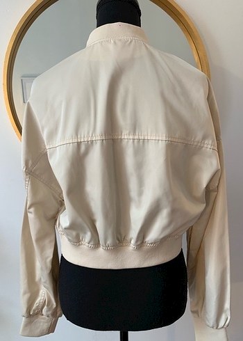 Zara krem bej cropped saten bomber Ceket - Görsel 3