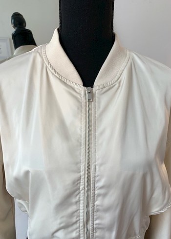 Zara krem bej cropped saten bomber Ceket - Görsel 4