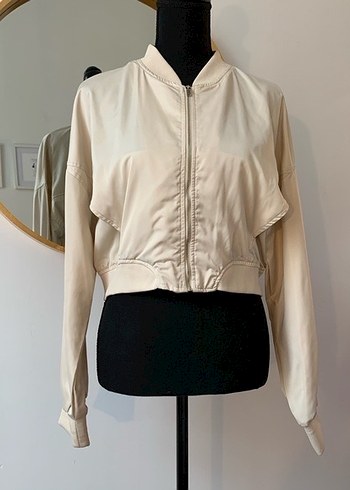 Zara krem bej cropped saten bomber Ceket - Görsel 2