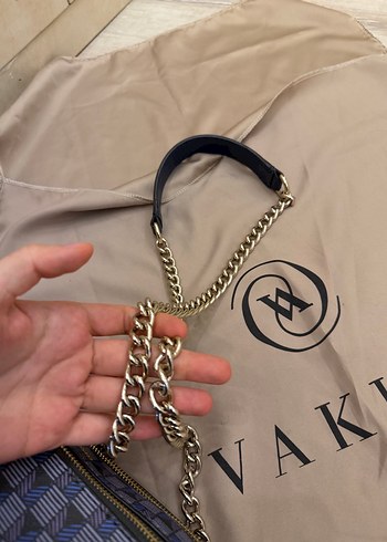 Guess monogram desenli logolu çanta - Görsel 4