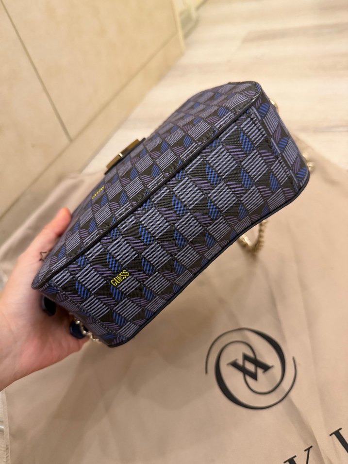 Guess monogram desenli logolu çanta - Görsel 2