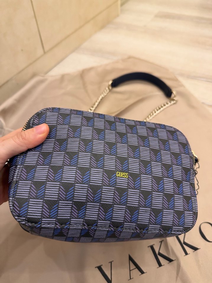 Guess monogram desenli logolu çanta - Görsel 3