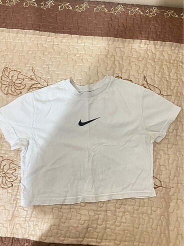 Nike beyaz crop tişört