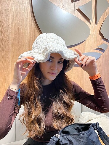 Krem Rengi Puffy Şapka