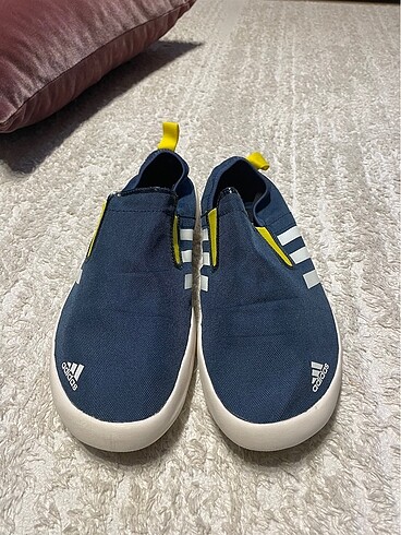Adidas spor ayakkabı