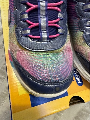 31 Beden çeşitli Renk Skechers Çocuk Ayakkabı