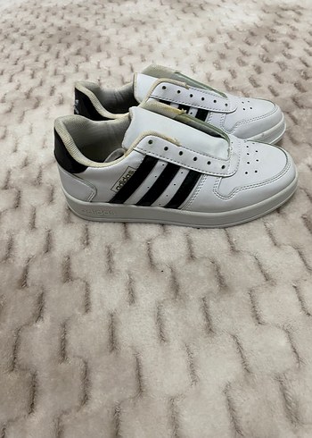 Adidas Beyaz Spor Ayakkabı Siyah Şeritli - Görsel 5