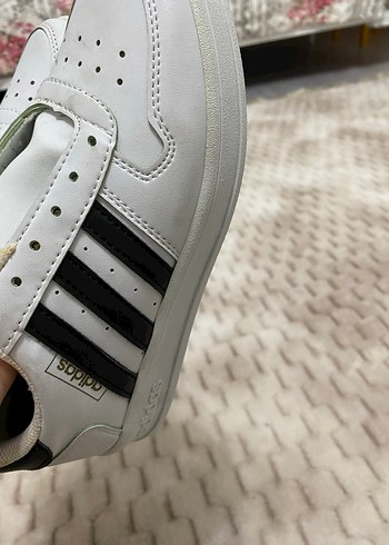 Adidas Beyaz Spor Ayakkabı Siyah Şeritli - Görsel 2