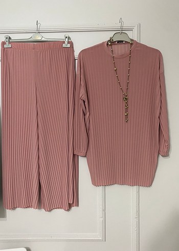 Diğer Pilise Detaylı Pembe Uzun Kollu Tunik