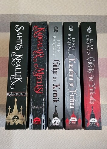 Kargalar meclisi gölge ve kemik leigh bardugo sahte krallık