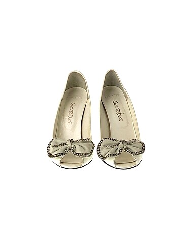 37 Beden Garda Stiletto %70 İndirimli.