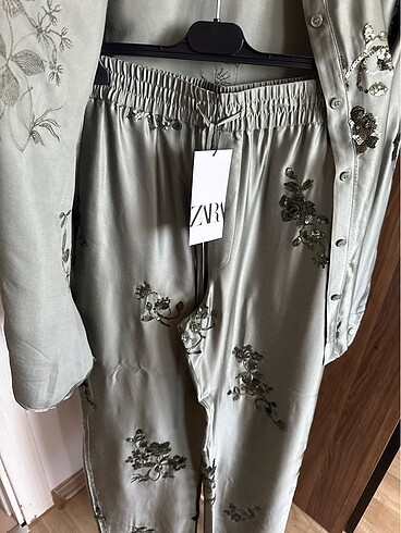 Zara Zara pul işlemeli takım