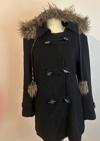 Kürk Detaylı Siyah Gotik Kadın Kaban - Görsel 4