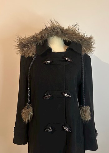 Kürk Detaylı Siyah Gotik Kadın Kaban - Görsel 3