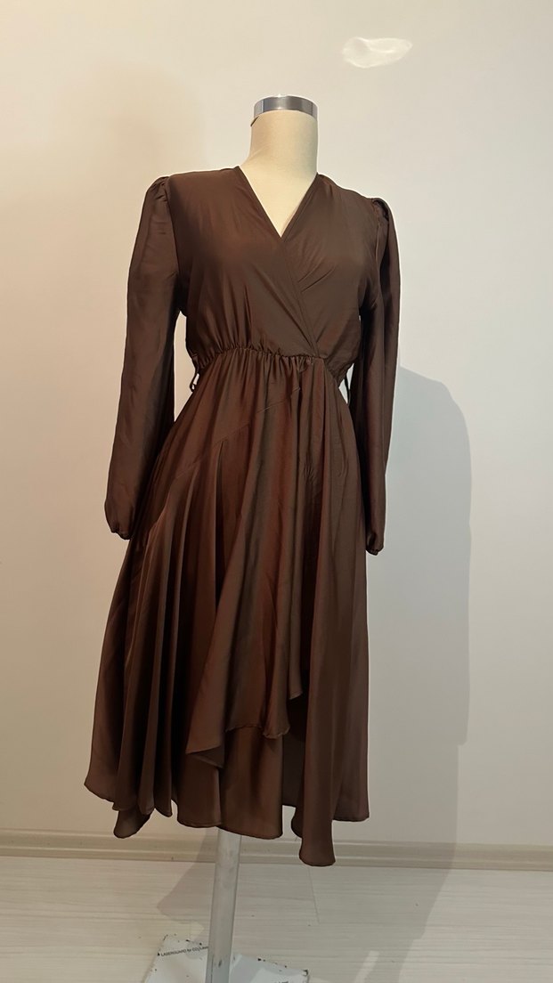 Kahverengi Uzun V Yaka Drapeli Elbise - Görsel 3