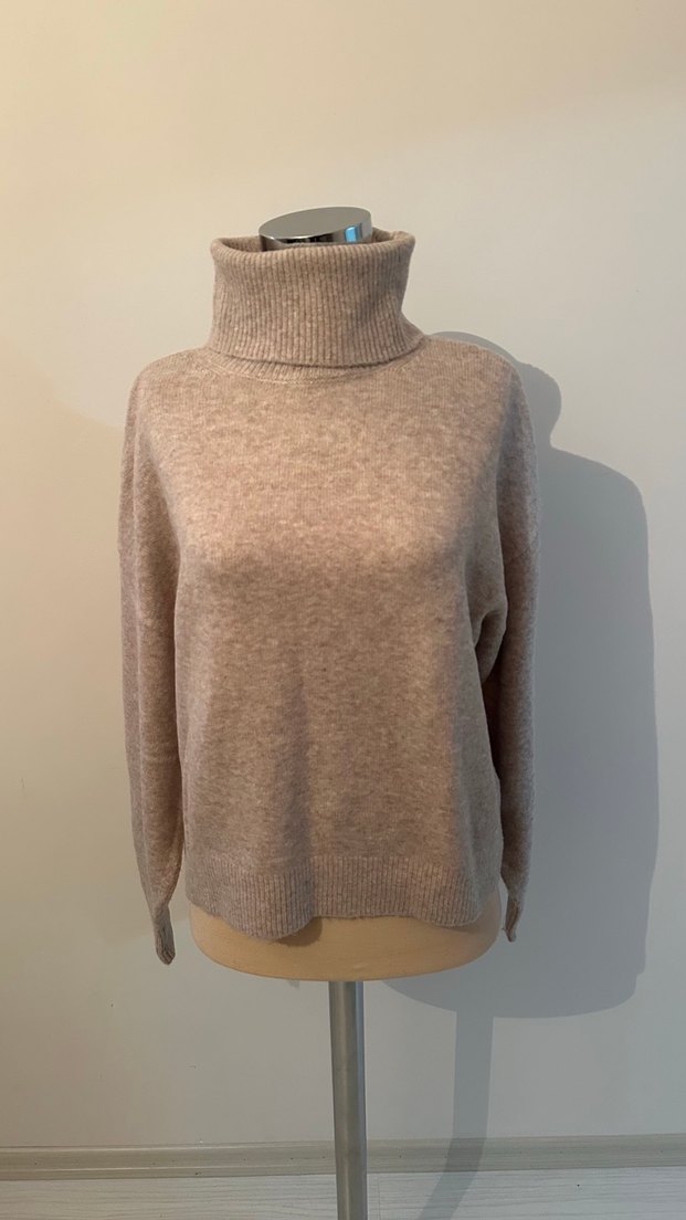 Bej Yün Yüksek Yakalı Kadın Kazak - Görsel 4