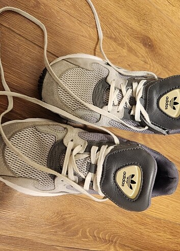 38 Beden Adidas falcon gri spor ayakkabı