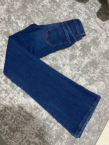 32 Beden lacivert Renk Bershka Flare Jean