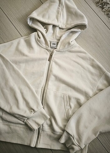 Zara sweatshirt 