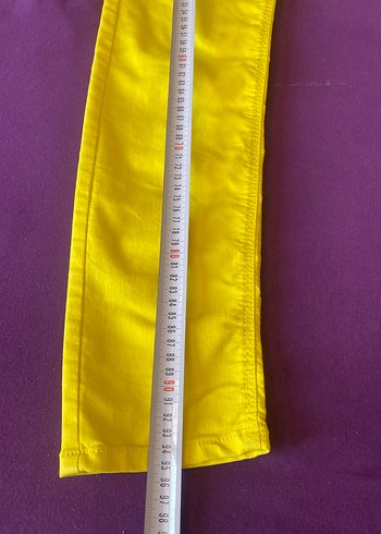 m Beden Stradivarius likralı limon sarısı skinny pantolon