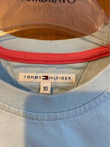 10 Yaş Beden turkuaz Renk Tommy hilfiger simli baskılı tişört 10 yaş