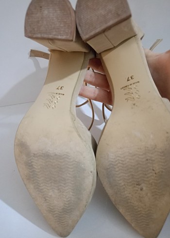 37 Beden ten rengi Renk Bej Süet Tokalı Kadın Topuklu Ayakkabı