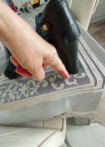 Tokalı Siyah Deri Kadın Dolgu Topuk Bot - Görsel 7