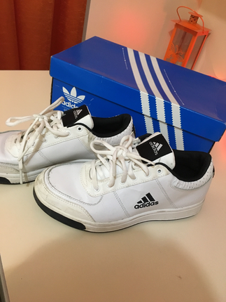 Adidas beyaz spor ayakkabı