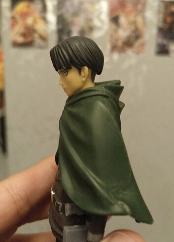  Beden Levi Ackerman Figür