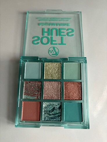 Loreal Paris W7 Soft Hues Aquamarine Palette