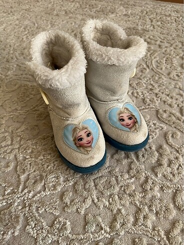 Frozen bot çizme
