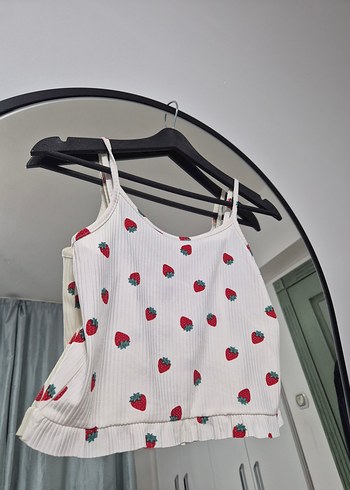 36 Beden Çilek Desenli Beyaz Mini Kadın Pijama Takımı