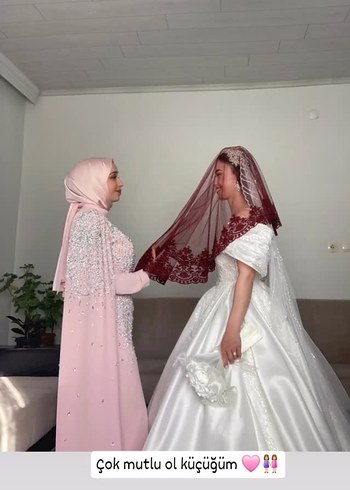 Diğer Pembe Uzun Kollu İşlemeli Abiye Elbise