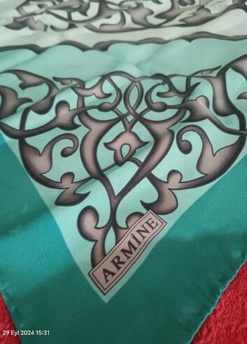 Armine sura ipek eşarp 